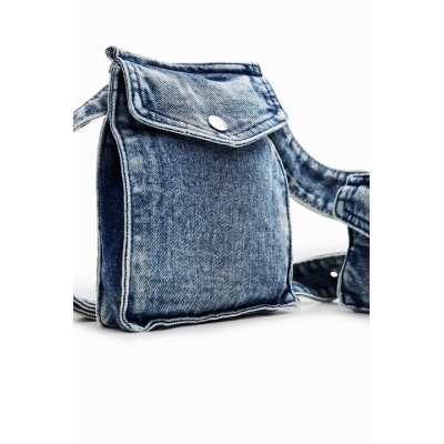 Desigual farmer öv, állítható fém csattal és mozgatható füles zsebekkel.