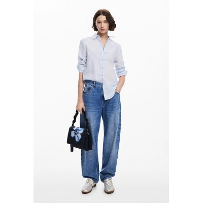 Atkins Dortmund fekete alapon kék virágmintás Desigual oldaltáska