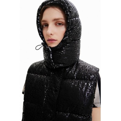 Fekete színű, rövid, steppelt Desigual mellény