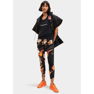 Desigual logóval ellátott fekete-barna mintás legging