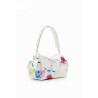 Közepes méretű, fehér alapon virágmintás Desigual női oldaltáska.